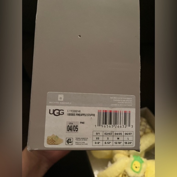 NIB UGG Infant Bixbee Pineapple Stuffie Size 04/05 (12-18 Months) Unisex - Picture 9 of 12